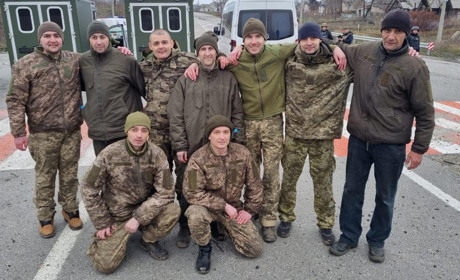З російського полону повернули 12 українців, серед них: Захисники Маріуполя, ЧАЕС і острову Зміїний