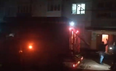 Потрібно знайти підлітків, які в Первомайську кинули димову шашку в під’їзд житлового будинку