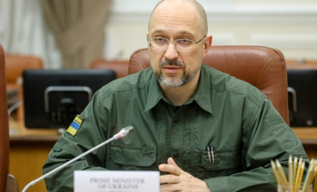 "Поясніть українцям, чому деякі будинки не відключають від електромережі", - Денис Шмигаль