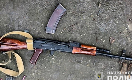У Гуляйполі чоловік незаконно зберігав автомат та набої, які знайшов на полі бою