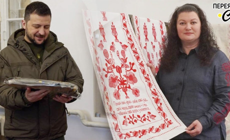 "Ми подарували президенту переяславську сорочку": візит Зеленського до музею Сковороди ВІДЕО