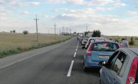 Блокпост у Василівці: як росіяни ускладнюють проїзд українцям