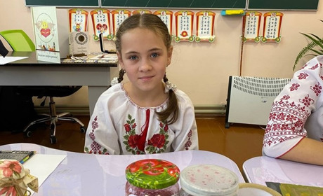 В Барській школі №3 учні для захисників готують вітамінні суміші