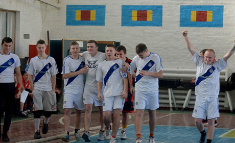 У Гадяцькому професійно-аграрному училищі відбулися військово-патріотичні змагання. Фоторепортаж