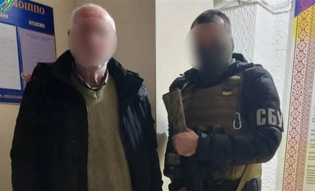 Чоловіка, який допомагав окупантам створити аналог ФСБ РФ затримано у Херсоні