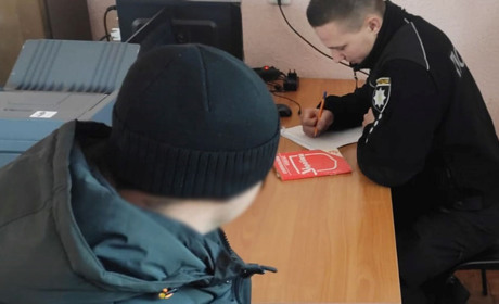 У Корюківці спіймали шахрая, що вкрав у старенької жінки двадцять тисяч гривень