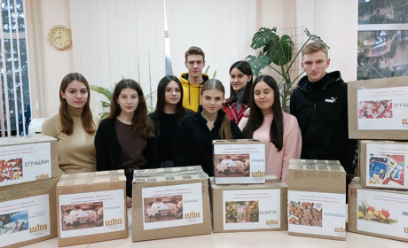 Юні золотоніські Миколайчики відправили подарунки дітям Херсонщини