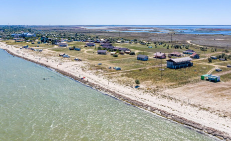 Путін хоче збудувати місто на Арабатській Стрілці