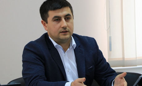 Корюківський міський голова Ратан Ахмедов наголошує, що наші вигоди залежать від ситуації в країні