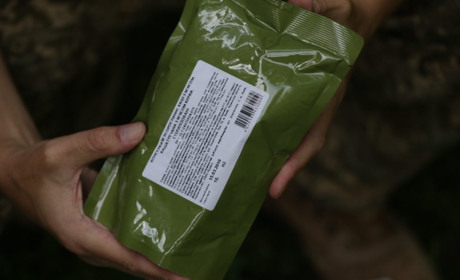 В Южному виставили на благодійний аукціон сухпай з Бахмуту