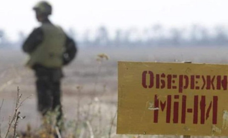 Можна підняти вазон із квітами - і вибухне вся будівля