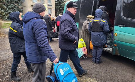 Ворог тисне на Торецькому напрямку. 16 грудня організовано черговий евакуаційний рейс з міста