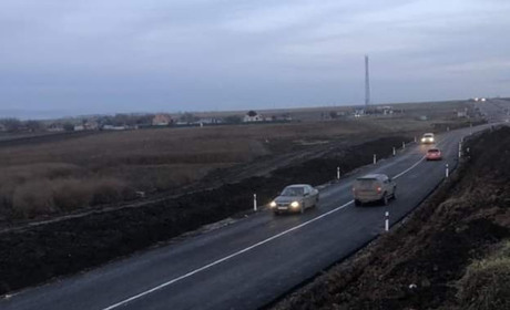 На під’їзді до Херсону відкрито рух першим об’їздом зруйнованого мосту