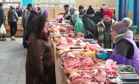 У Переяславі на базарі м'ясо скуповували вже до новорічного столу ВІДЕО