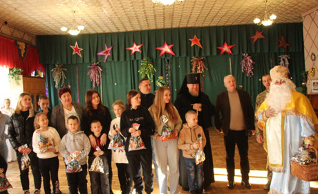 Миколайчики до свята отримали діти загиблих воїнів