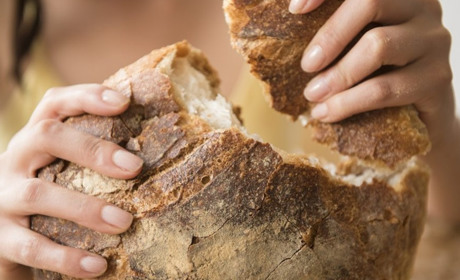 20 грудня жителям Торецька, Нью-Йорка і Щербинівки видаватимуть хліб. Де можна отримати
