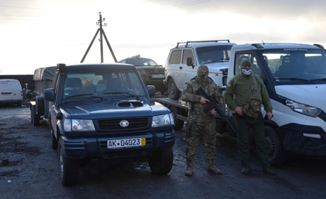 Підприємці та жителі Балтської громади відправили автівки та маскувальні сітки захисникам Бахмута