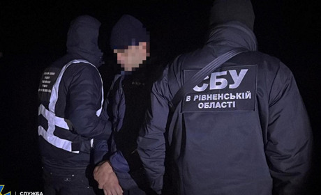 $4 тисячі за перетин кордону: СБУ Рівненщини викрила схему втечі «ухилянтів» з країни