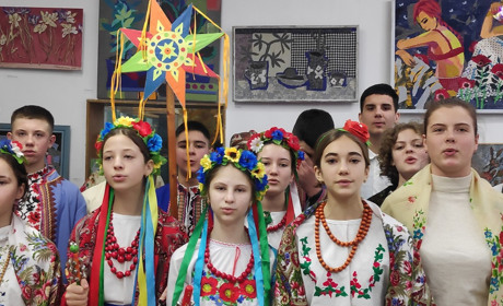 «Різдво для нескорених» у Первомайську: колядки, «Щедрик», майстер-класи та атмосфера дива