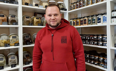 Залишили бізнес в Олешках через окупацію, і у Переяславі почали все спочатку: історія сім’ї Леонових