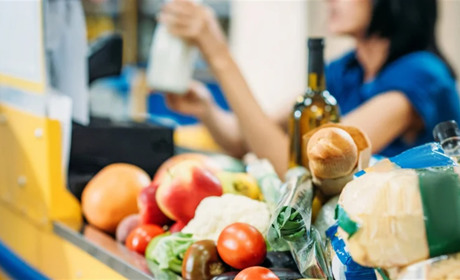 Як не купити у магазині зіпсовані через відключення світла продукти. Поради експерта