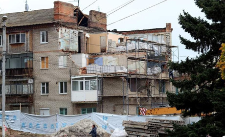 Про наслідки обстрілів Нікополя розповіли у телемарафоні: найбільше страждає житловий сектор