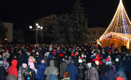 В Барі на центральній площі відкрили вертеп: фото