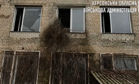 У Херсоні росіяни обстріляли підприємство критичної інфраструктури, дитсадок та станцію меддопомоги