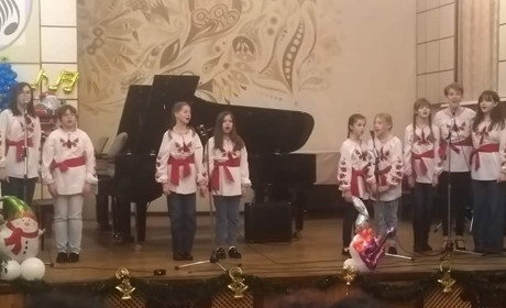Повітряна тривога не завадила провести в ДШМ традиційний новорічний концерт