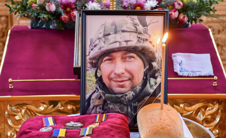 У Нікополі простилися із захисником України Андрієм Алєксєєвцем