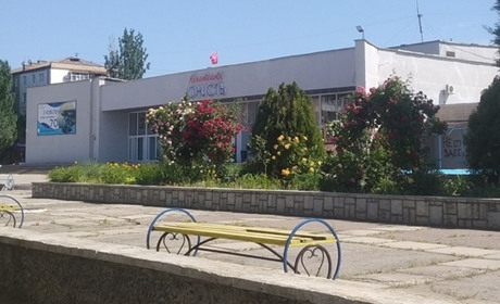 Окупанити пограбували кінотеатр у Новій Каховці