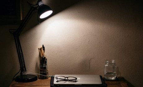 Як зберегти зір під час відключень світла: корисні поради