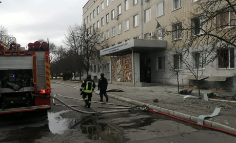 Окупанти з важкої артилерії гатять по житловим будинкам та цивільним об’єктам на Херсонщині