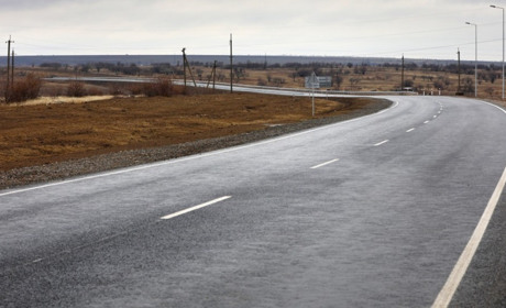 Біля села Маяки зіткнулися дві вантажівки: один водій загинув, другий - з травмами у лікарні