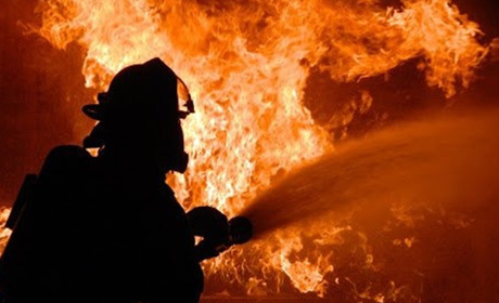 Внаслідок обстрілів у Гуляйполі горів житловий будинок