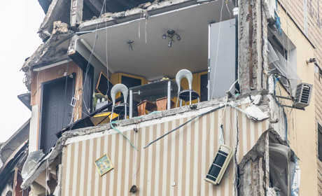 «Постраждала дівчина», «Рвануло у дальній кімнаті»: історії про наслідки ракетного удару у Дніпрі