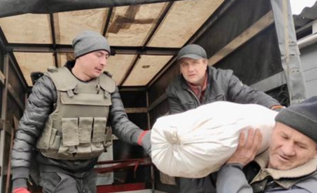 Жителям Козацького і Веселого допомагають черкащани