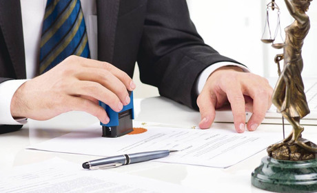 У чому допоможе митний та податковий адвокат