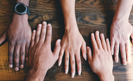 В Україні працюватимуть групи підтримки для тих, хто втратив близьких: як записатися