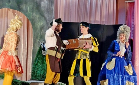 Для нікопольських дітей пільгових категорій актори з Дніпра показали виставу