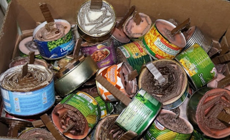 “Вже виготовили понад п’ять тисяч”: волонтери з Южного створюють окопні свічки для військових (ФОТО)