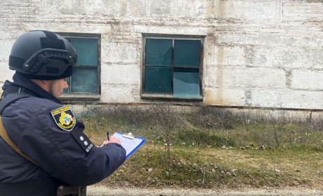 Поліція Нікопольщини працює на місцях обстрілів Марганецької ТГ: постраждалих серед мешканців немає