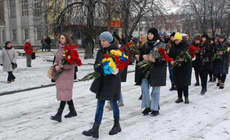 У Шостці прощались із захисником Олександром Плахутою