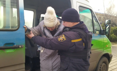 26 січня безкоштовна евакуація з Торецька. Рятувальники допомагають маломобільним громадянам