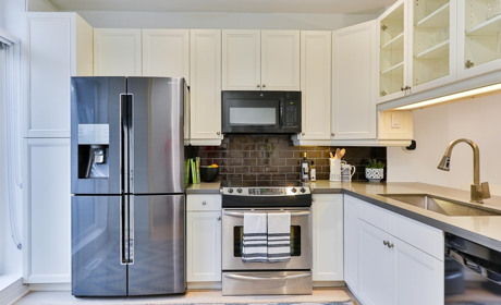 Великий та зручний холодильник з потрібним функціоналом: на що треба дивитись