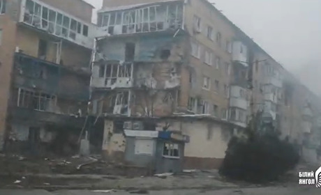 “Білі янголи” намагалися евакуювати людей з Вугледара, але потрапили під обстріли. Відео