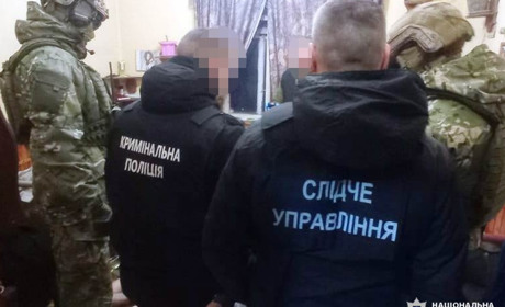 Видурювали гроші у військових та їх родичів: до групи шахраїв причетні жителі Житомирщини