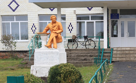 На Гадяччині демонтують пам’ятник пушкіну