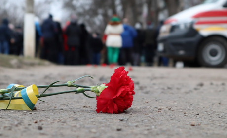 Загинув, захищаючи нашу свободу: Первомайськ попрощався з Анатолієм Стороженком