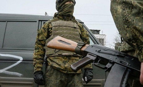 На Скадовщині окупанти обшукують місцевих та перевіряють їхні телефони
